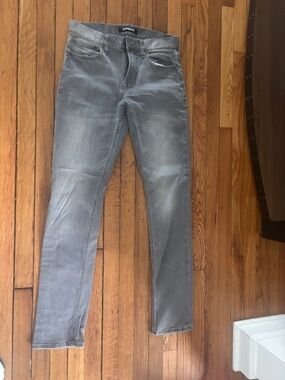 Express Stretch Performance Men’s Jeans in Light Gray Wash